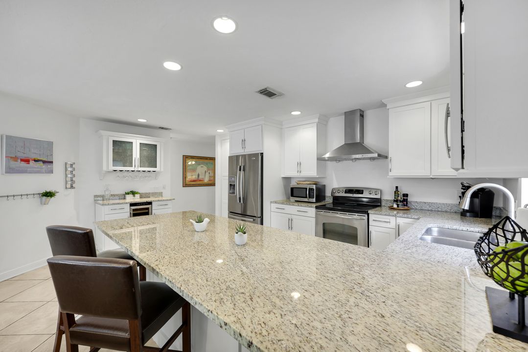 768 96th Ave N, Naples, FL 34108