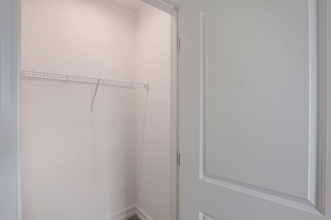 7473 Rockefeller Dr, Naples, FL 34119