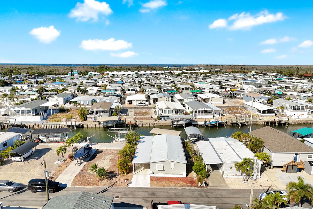 2971 Bounty Ln, Saint James City, FL 33956