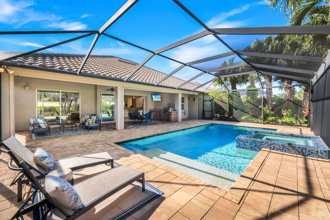 9314 Quarry Dr, Naples, FL 34120