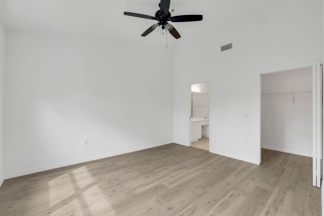 6635 Huntington Lakes Cir #202, Naples, FL 34119