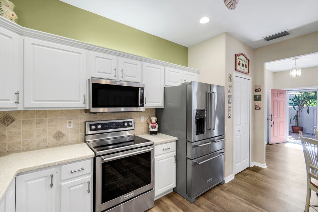 4062 Stow Way, Naples, FL 34116