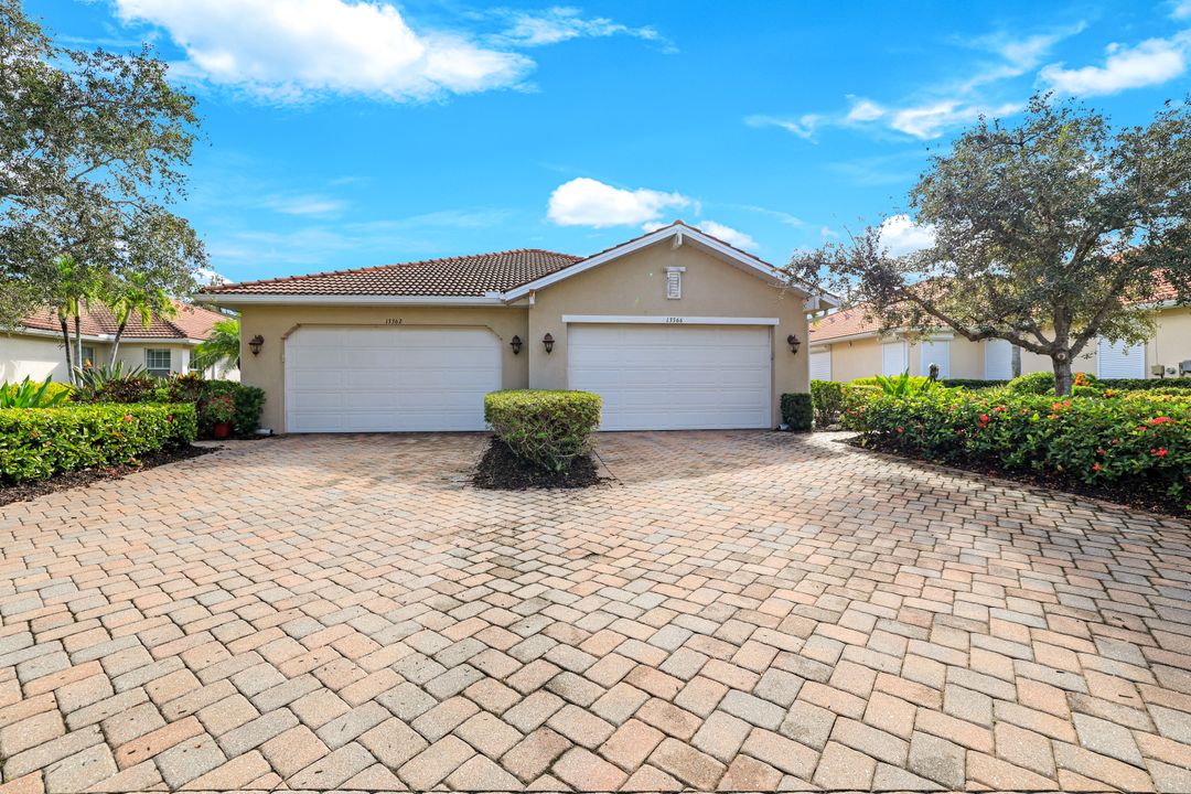 13366 Kent St, Naples, FL 34109