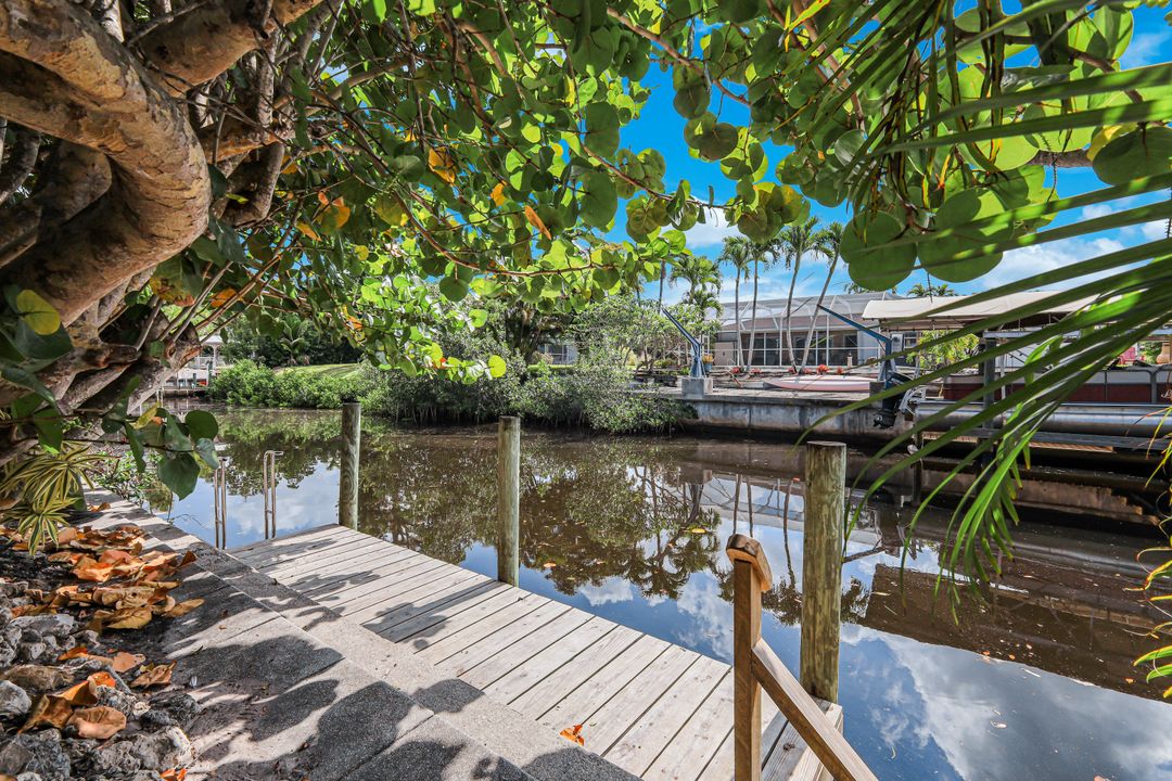 27061 Homewood Dr, Bonita Springs, FL 34135