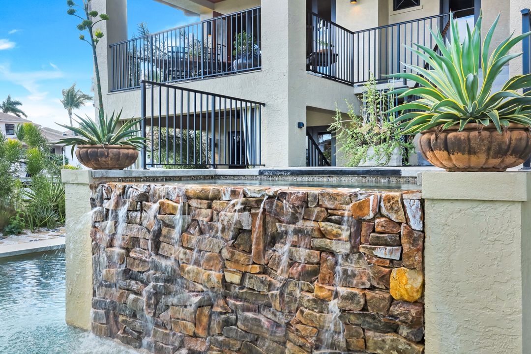 290 Channel Dr, Naples, FL 34108