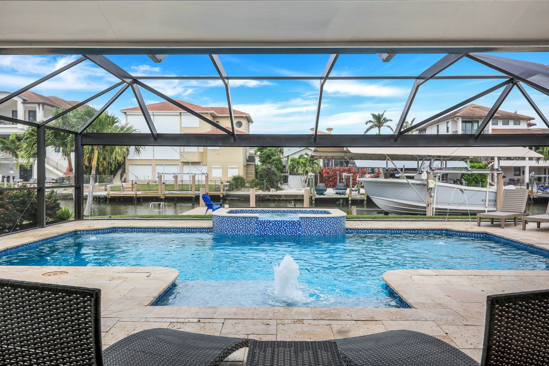 401 Lagoon Ave, Naples, FL 34108