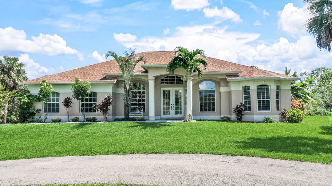 220 13th St SW, Naples, FL 34117