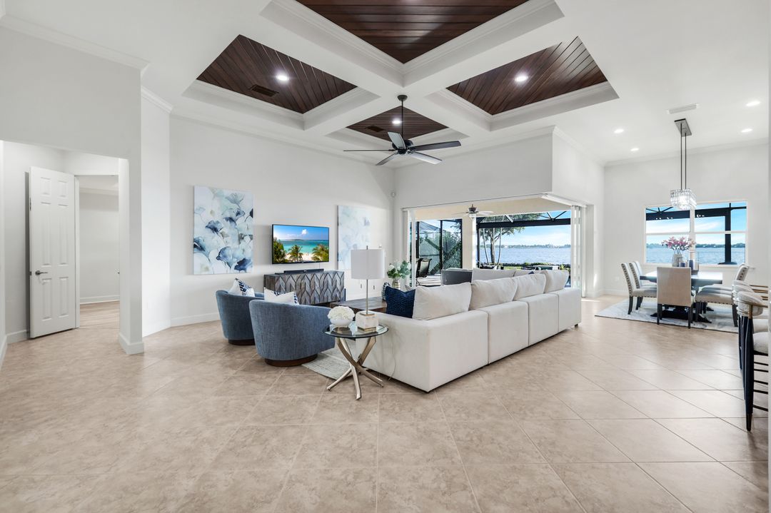 9305 Quarry Dr, Naples, FL 34120