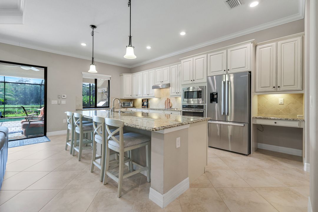 12832 Kinross Ln, Naples, FL 34120