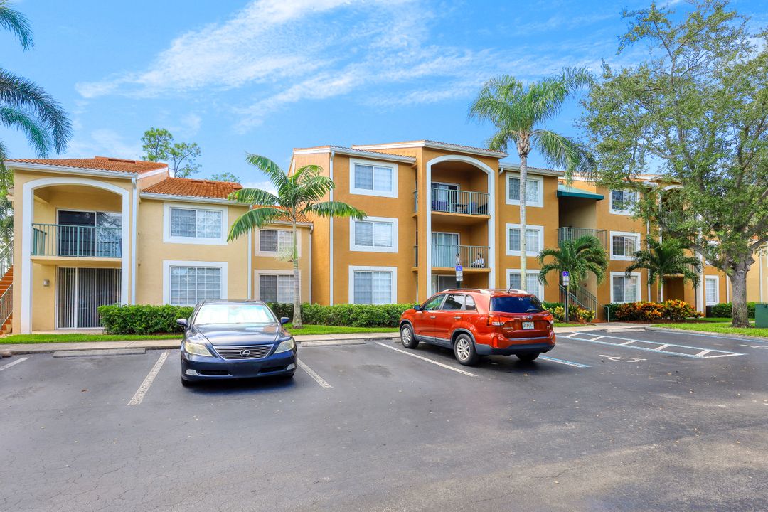 1160 Wildwood Lakes Blvd #9-205, Naples, FL 34104