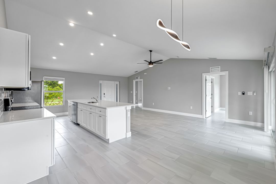 2921 NE 1st Ave, Cape Coral, FL 33909
