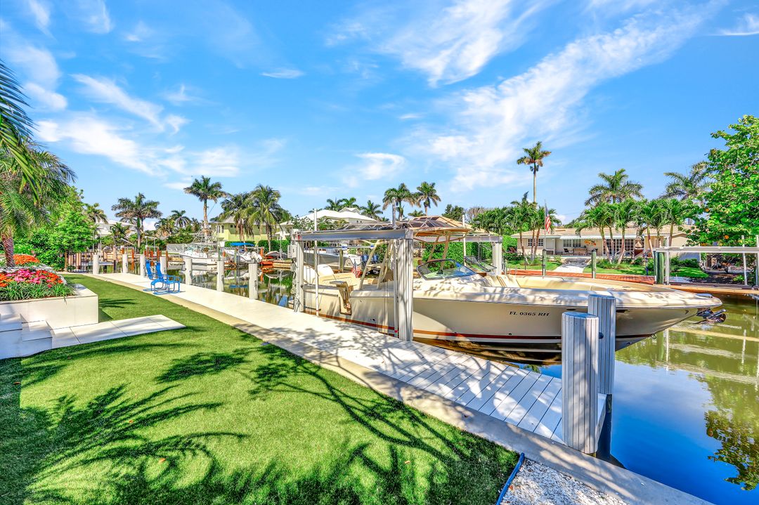 1501 Bluefin Ct, Naples, FL 34102