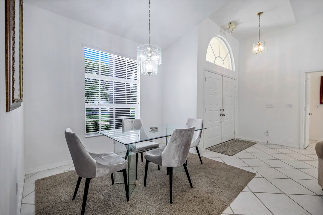 5110 Brixton Ct, Naples, FL 34104