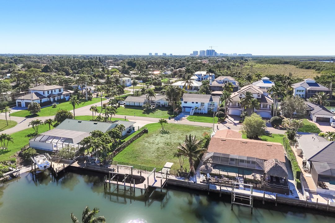 207 6th St, Bonita Springs, FL 34134