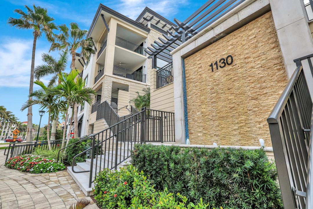 1130 3rd Ave S #211, Naples, FL 34102