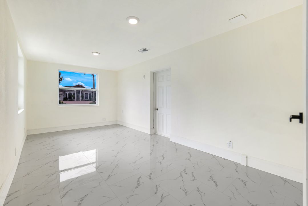 3137 SE 22nd Ave, Cape Coral, FL 33904