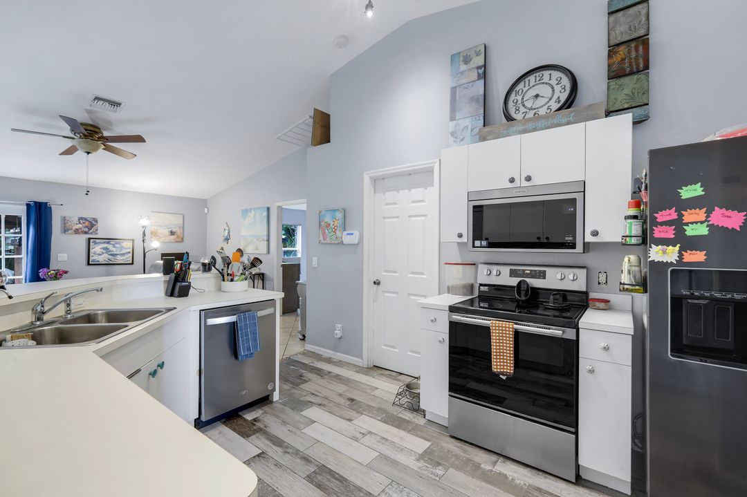 1006 SW 9th Ave, Cape Coral, FL 33991