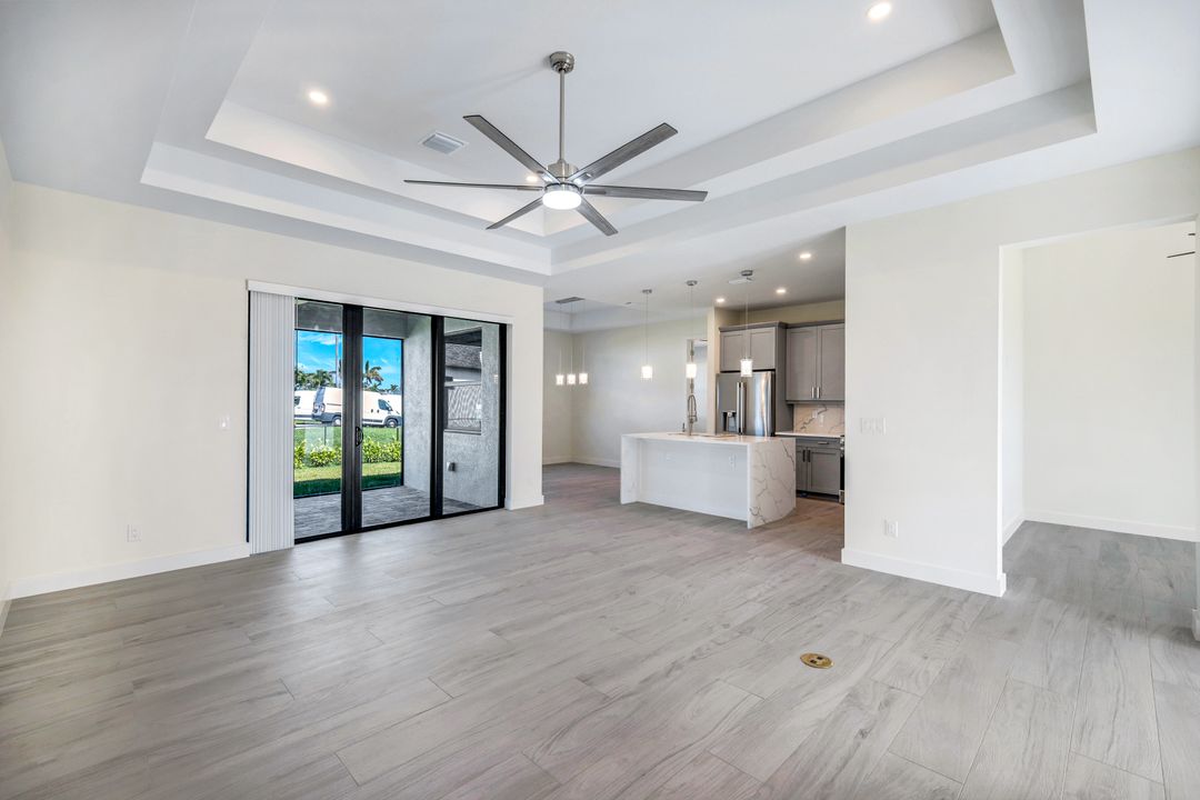 208 SW 29th Ave, Cape Coral, FL 33991
