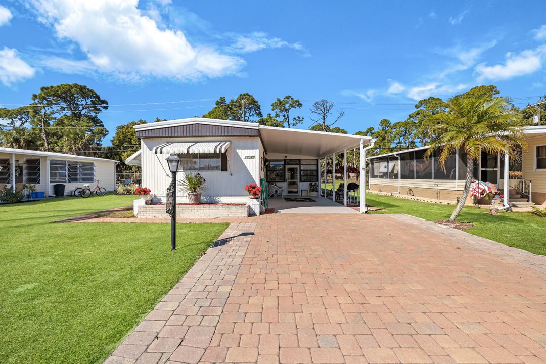 27570 Hoenie Dr, Bonita Springs, FL 34135