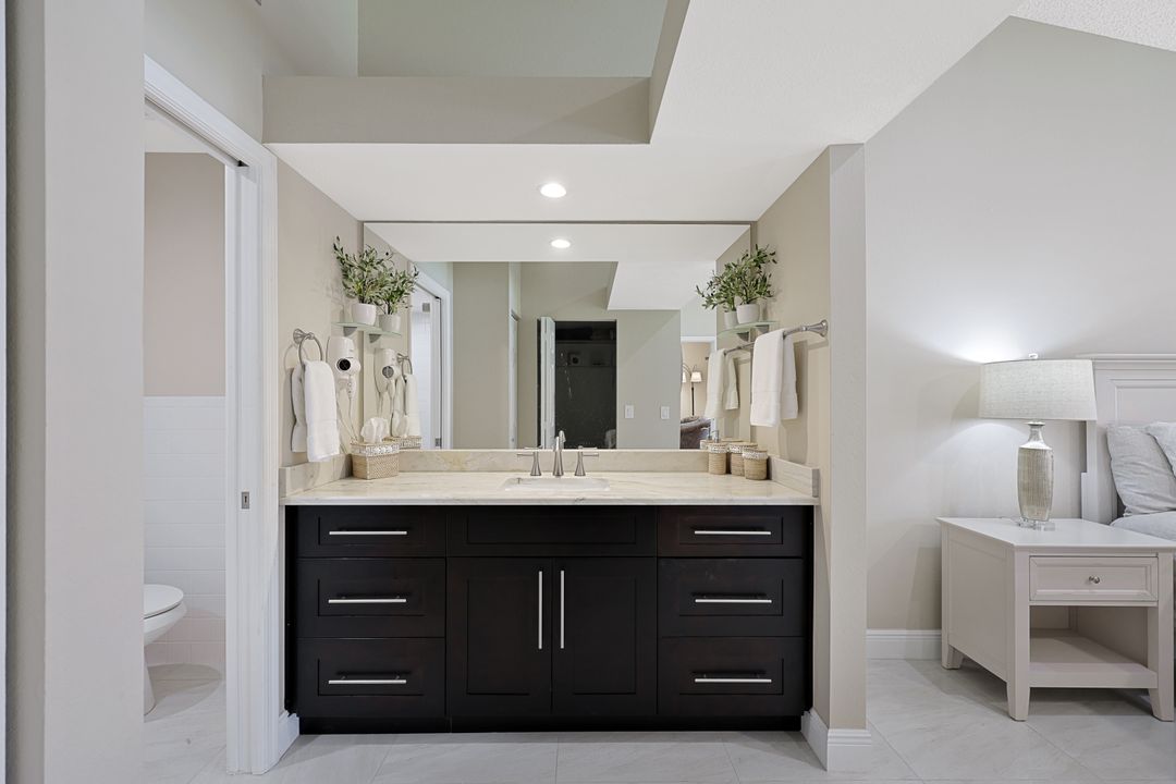 613 Serendipity Dr, Naples, FL 34108