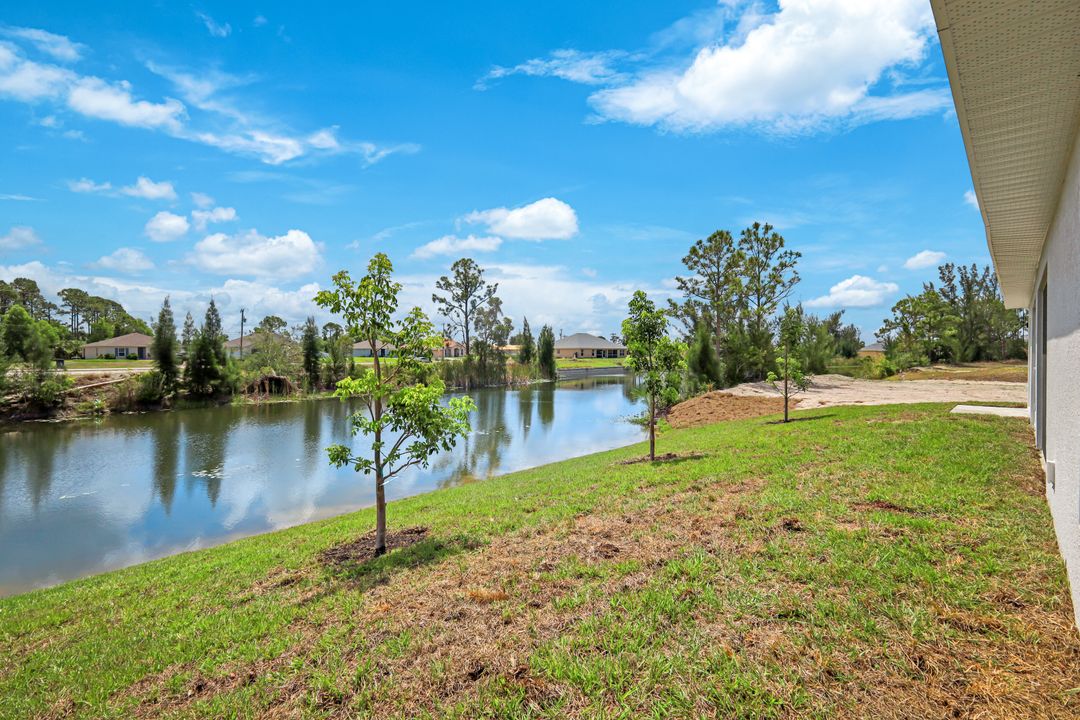 3757 NE 16th Pl, Cape Coral, FL 33909