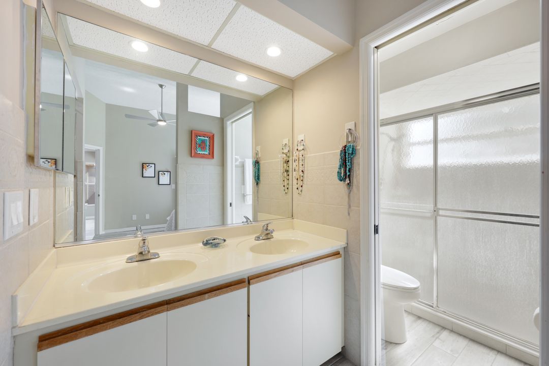 14871 Crescent Cove Dr, Fort Myers, FL 33908