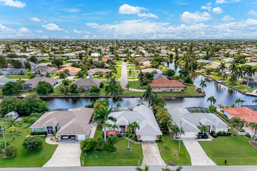 2143 SE 5th Ave, Cape Coral, FL 33990
