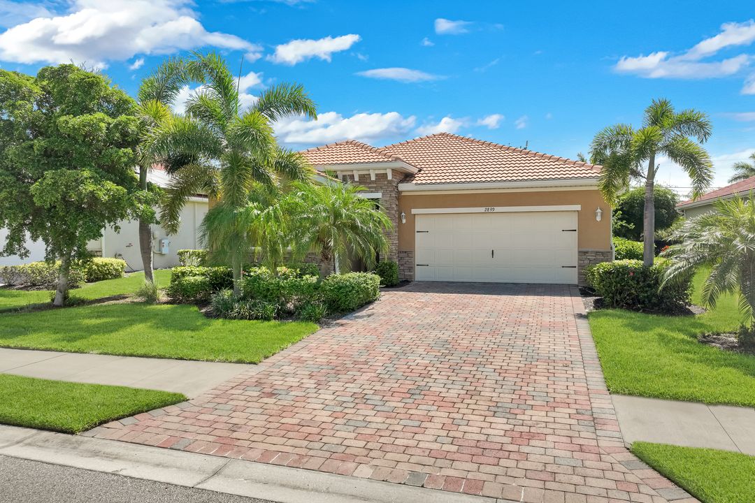 2899 Sunset Pointe Cir, Cape Coral, FL 33914