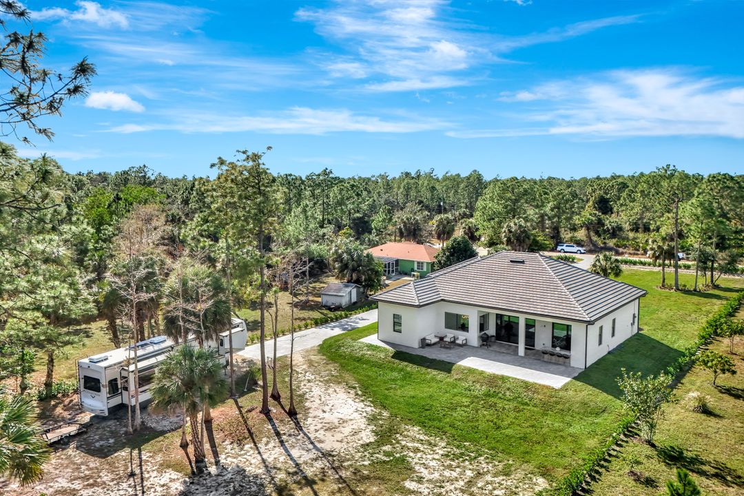 2546 4th St NW, Naples, FL 34120