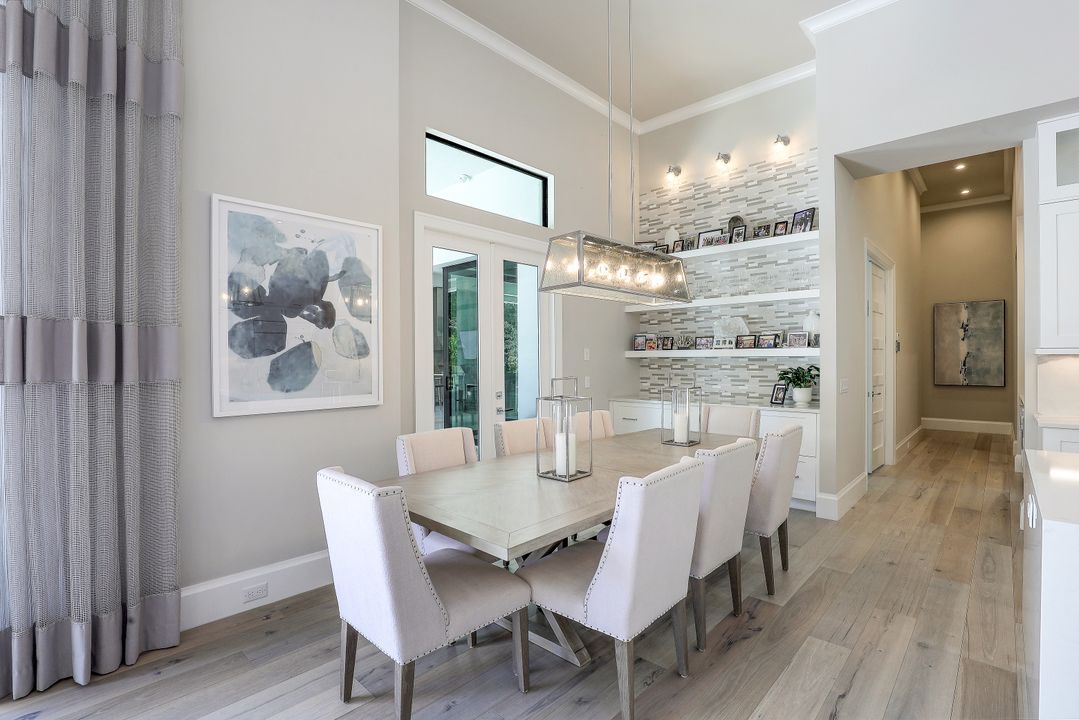 125 Caribbean Rd, Naples, FL 34108