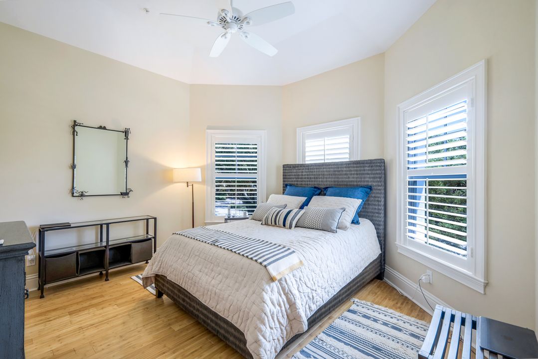 331 3rd Ave S #4, Naples, FL 34102