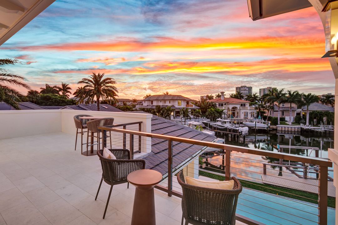 3637 Crayton Rd, Naples, FL 34103