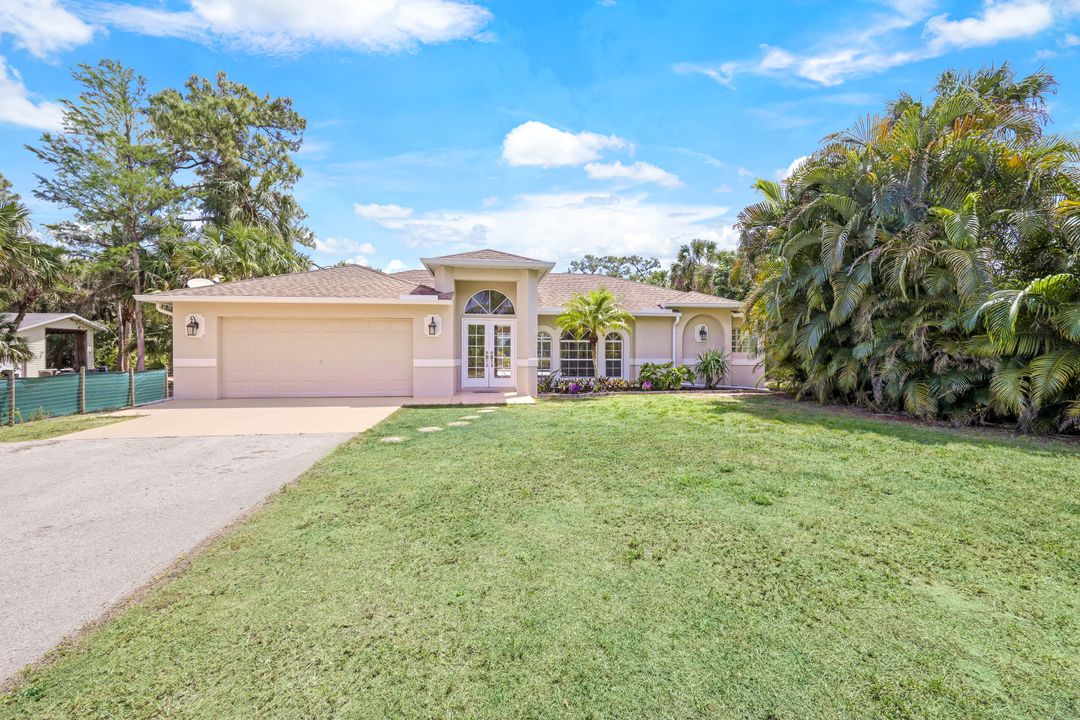 320 19th St NW, Naples, FL 34120