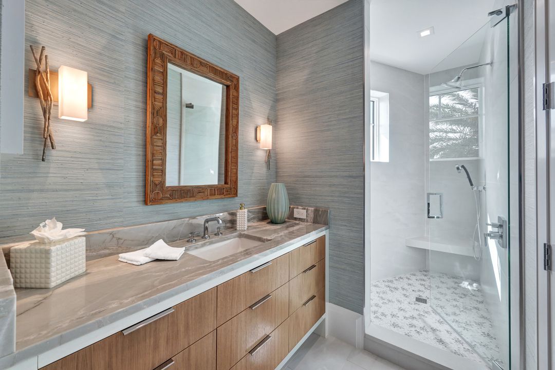 3637 Crayton Rd, Naples, FL 34103