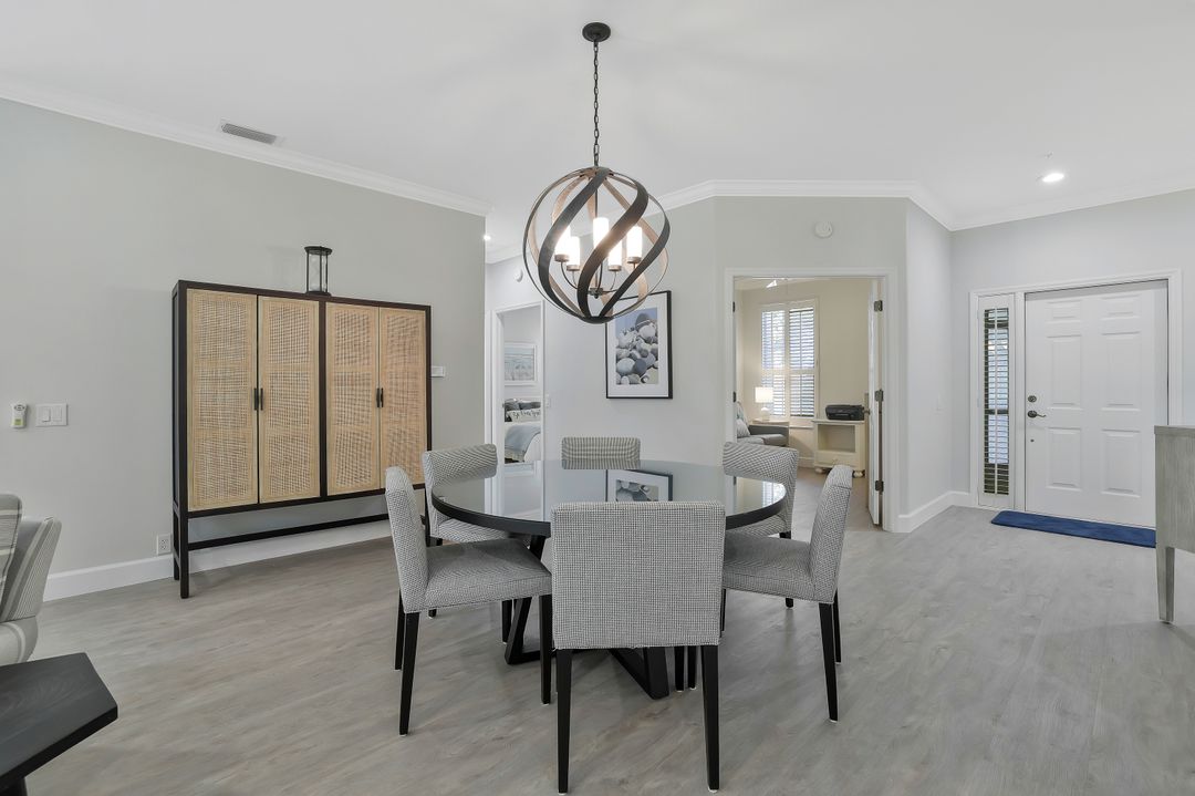 8275 Danbury Blvd #104, Naples, FL 34120