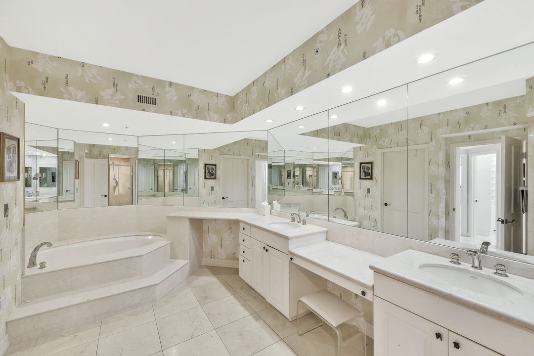 8171 Bay Colony Dr #1704, Naples, FL 34108