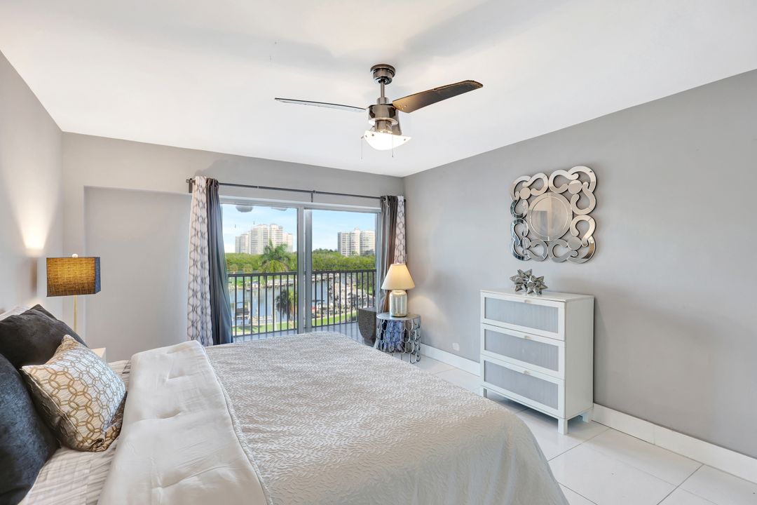 1 Bluebill Ave #503, Naples, FL 34108