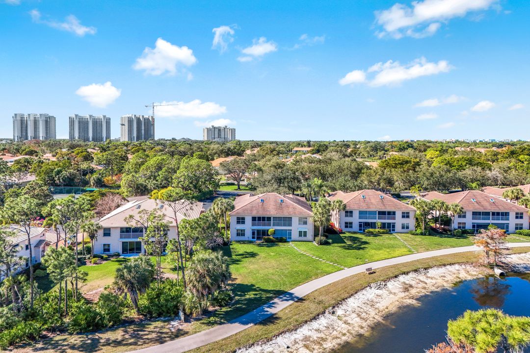524 Lake Louise Cir #504, Naples, FL 34110
