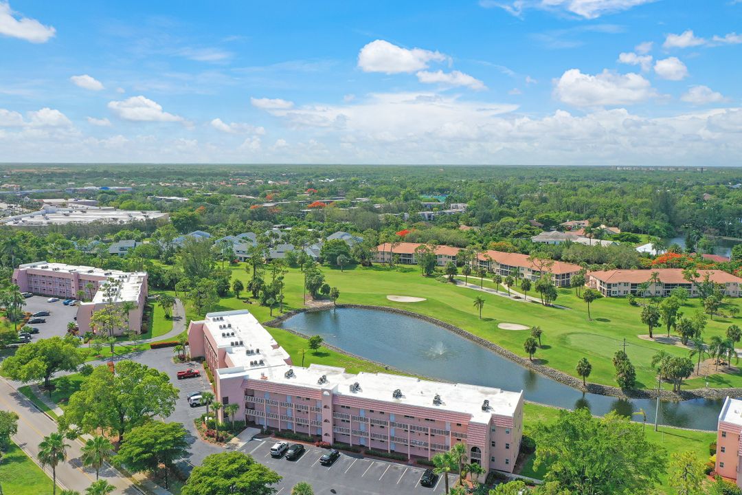 300 Forest Lakes Blvd #112, Naples, FL 34105