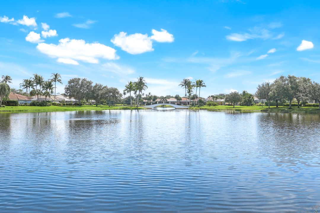 4338 Queen Elizabeth Way, Naples, FL 34119