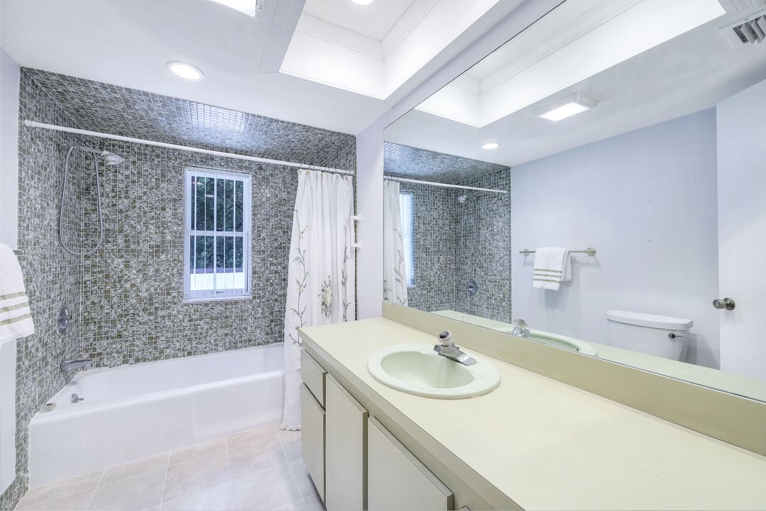 197 Albi Rd #2, Naples, FL 34112