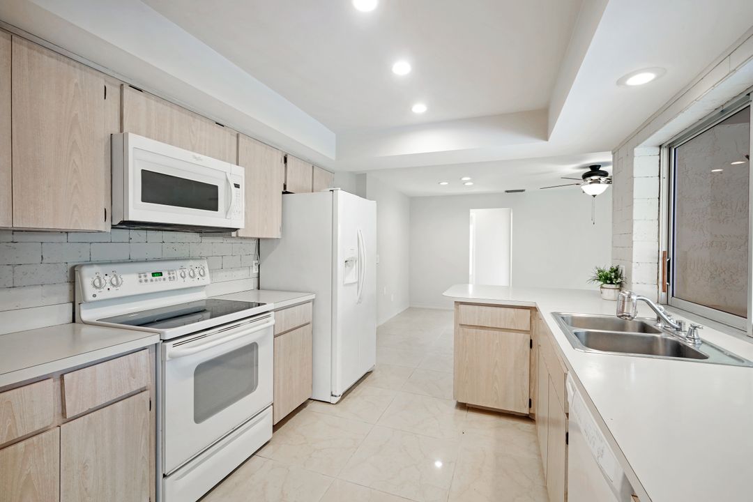 524 SE 36th St, Cape Coral, FL 33904