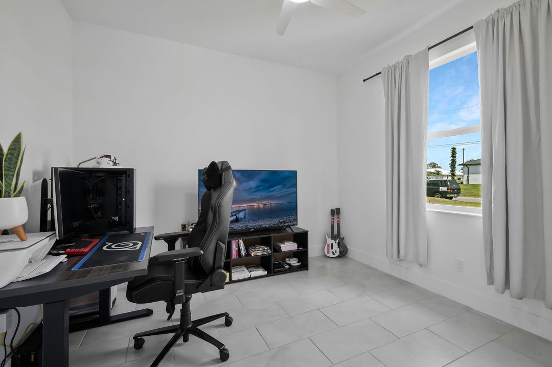 1428 NW 27th Pl, Cape Coral, FL 33993