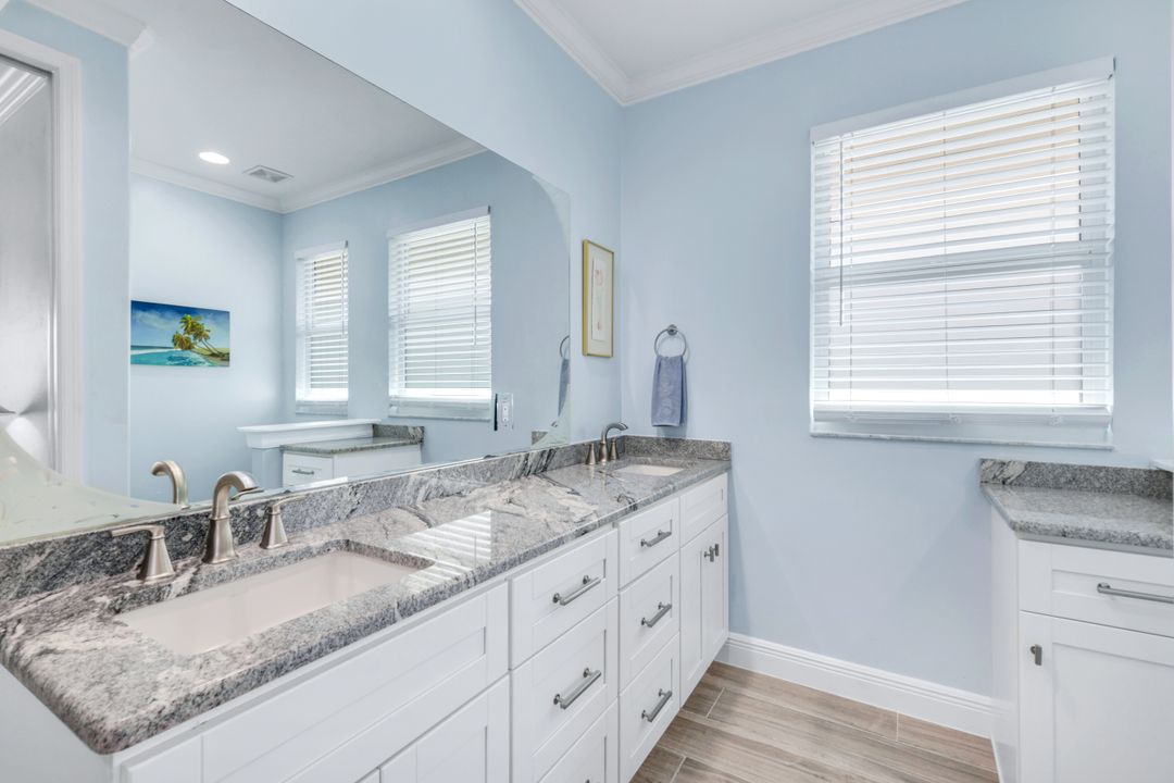 746 101st Ave N, Naples, FL 34108