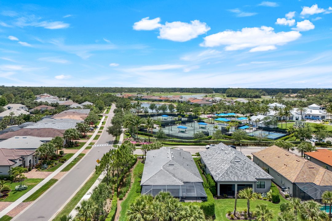 9368 Night Heron Ln, Naples, FL 34120