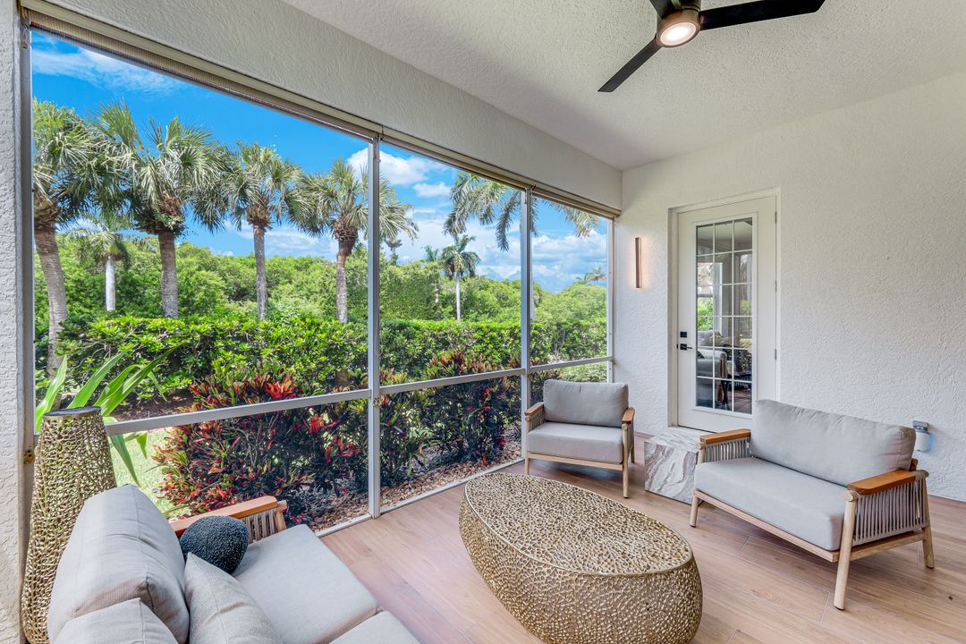 4700 Yacht Harbor Dr #611, Naples, FL 34112
