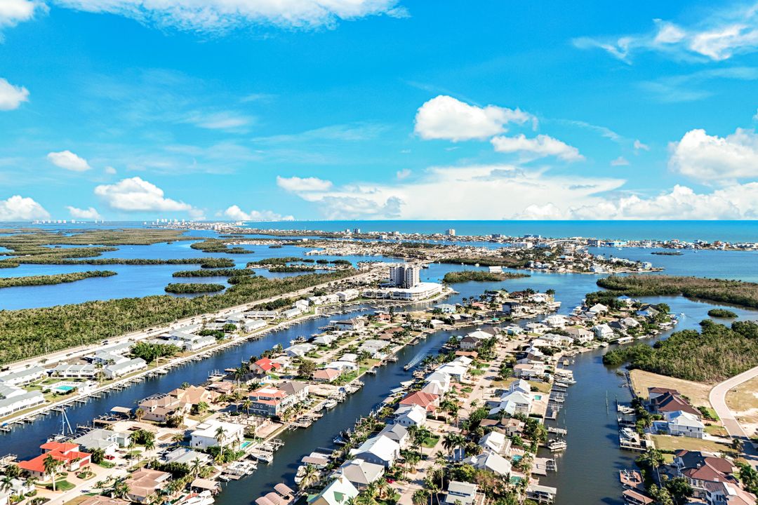 18323 Cutlass Dr, Fort Myers Beach, FL 33931