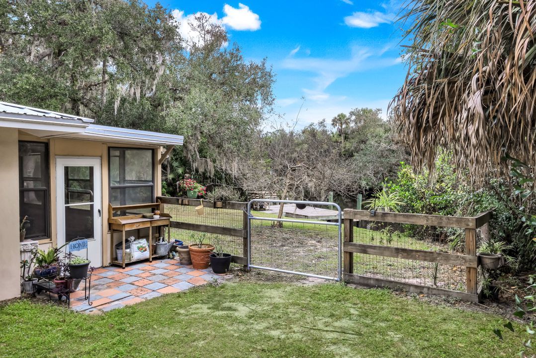 18130 Elmwood Dr, Alva, FL 33920