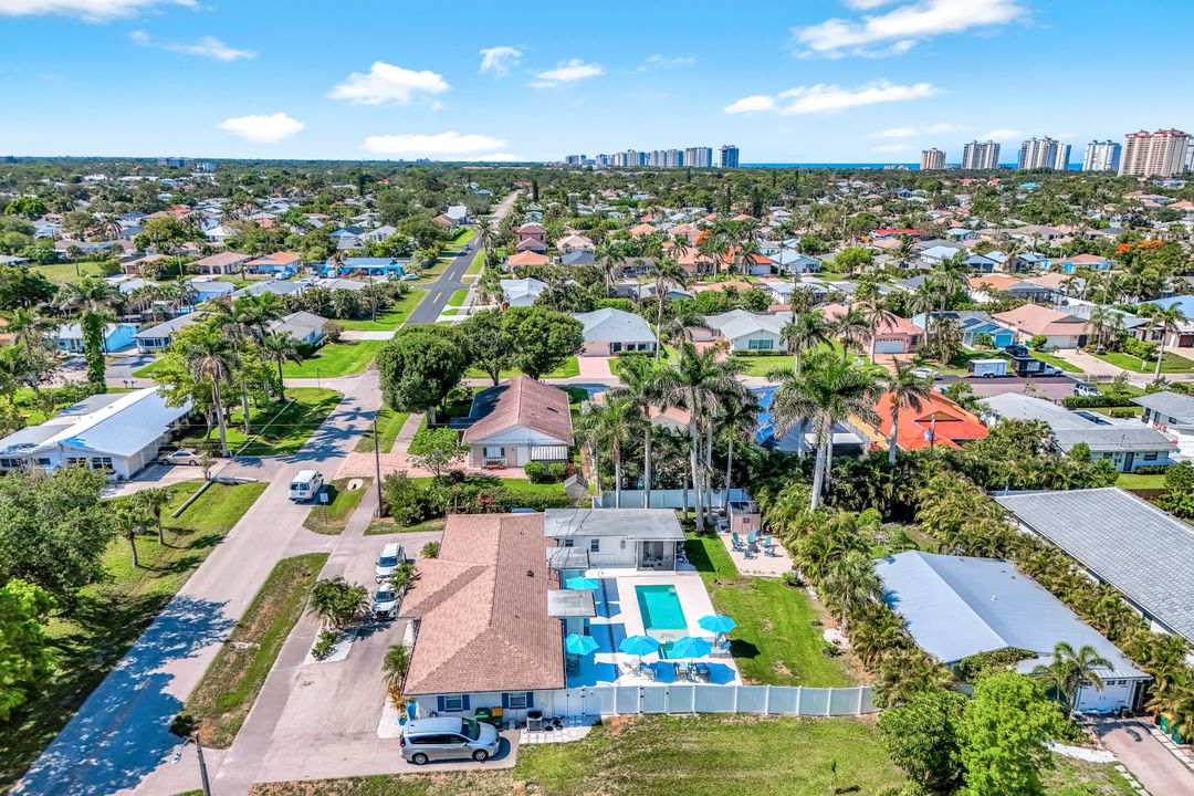 10095 7th St N #3, Naples, FL 34108