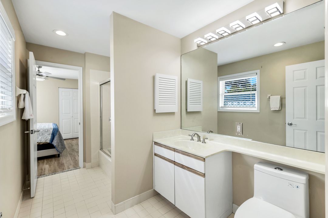 547 Cormorant Cove, Naples, FL 34113